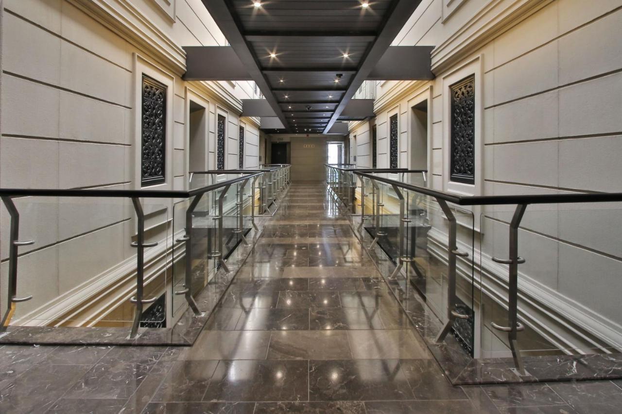 Cape Royale 1 Bedroom Luxury Apartments With Mountain View เคปทาวน์ ภายนอก รูปภาพ